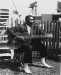 Ο Μάντυ Γουότερς (Muddy Waters), θεωρείται από πολλούς ο κορυφαίος μουσικός των μπλουζ.