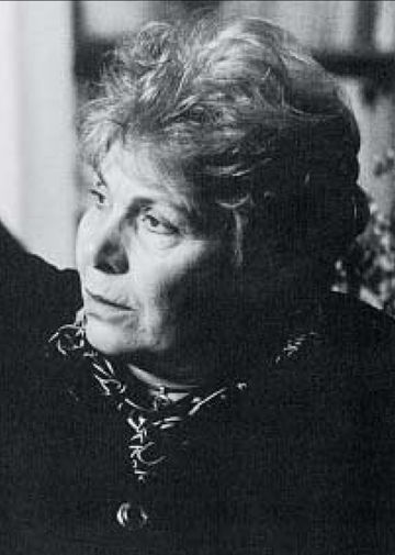 Φωτογραφία της Κικής Δημουλά, 2001 (Ανθολογία Σοκόλη).